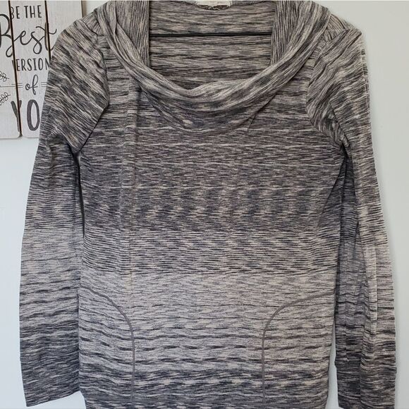 Max Studio Women's Size Small Scoop Neck Gray Black and Tan Sweater - Picture 2 of 12